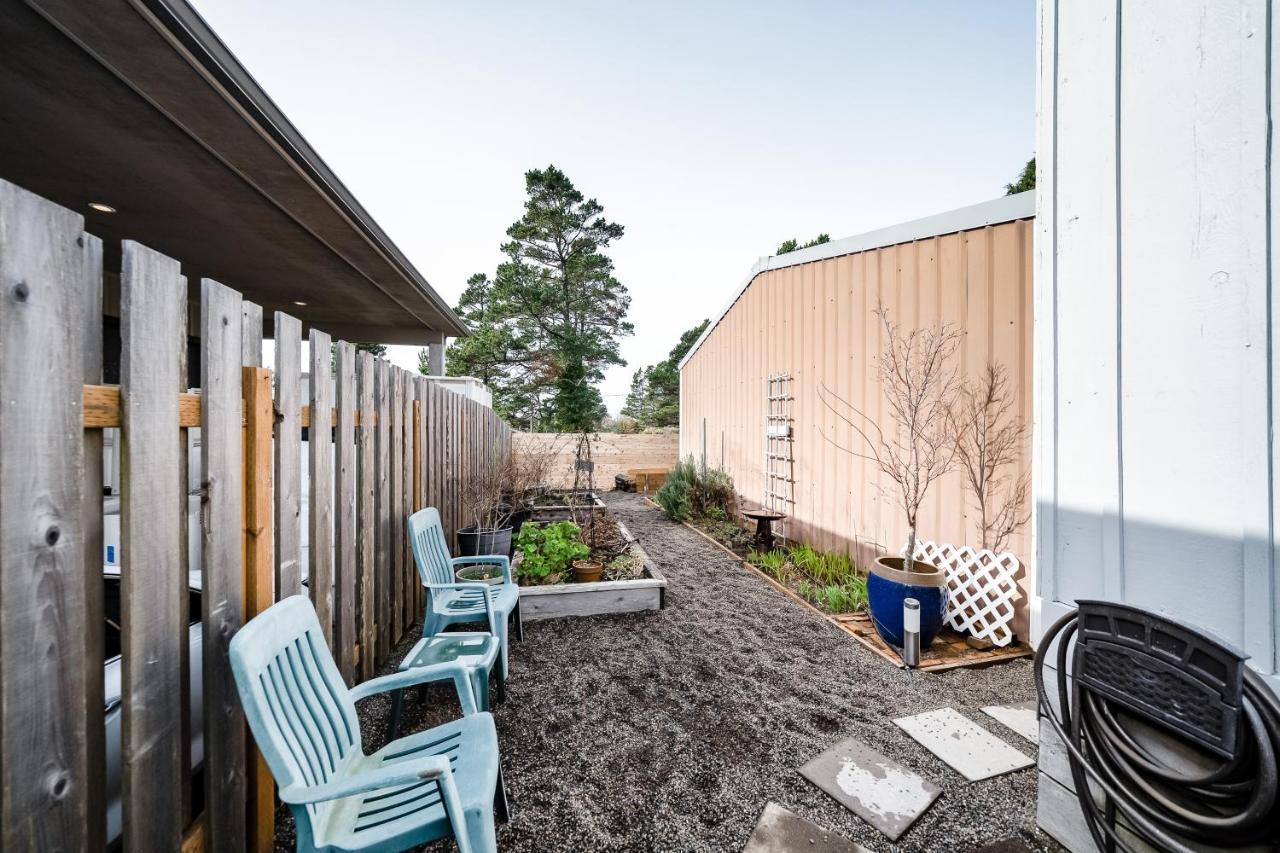 Cottage By The Sea Manzanita Exterior photo