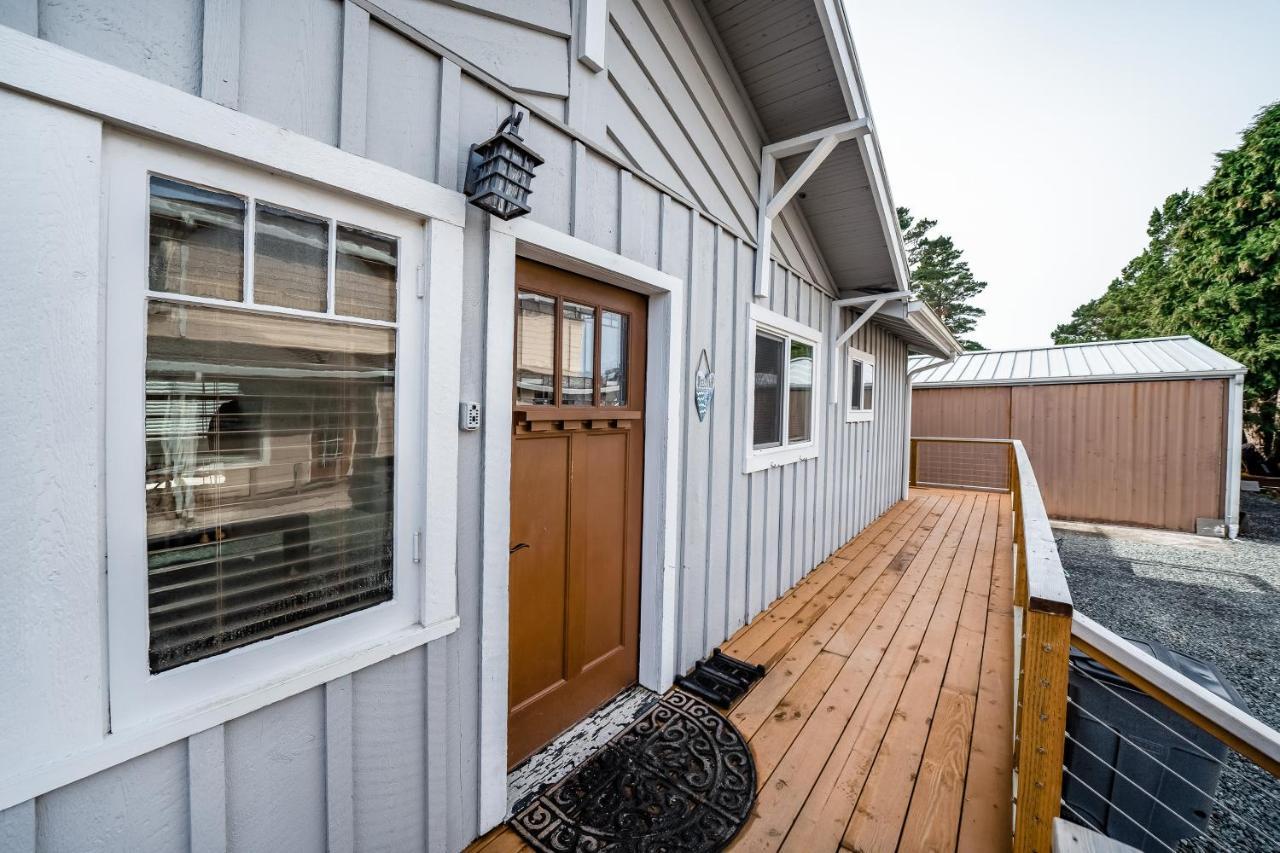 Cottage By The Sea Manzanita Exterior photo